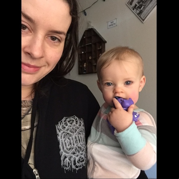 Meet your Posher, Rachel Elizabeth - Picture 2 of 3